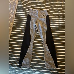 Nike slightly cropped workout or yoga leggings